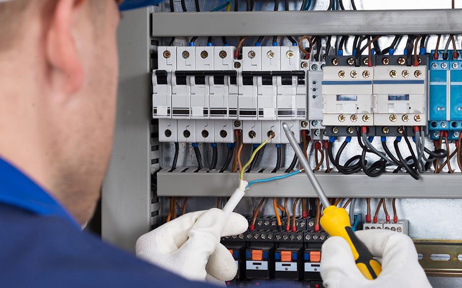 cherche électricien pas cher Cesson